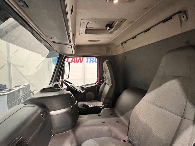 Volvo FM12 340 8×4 Day Cab Chassis Cab