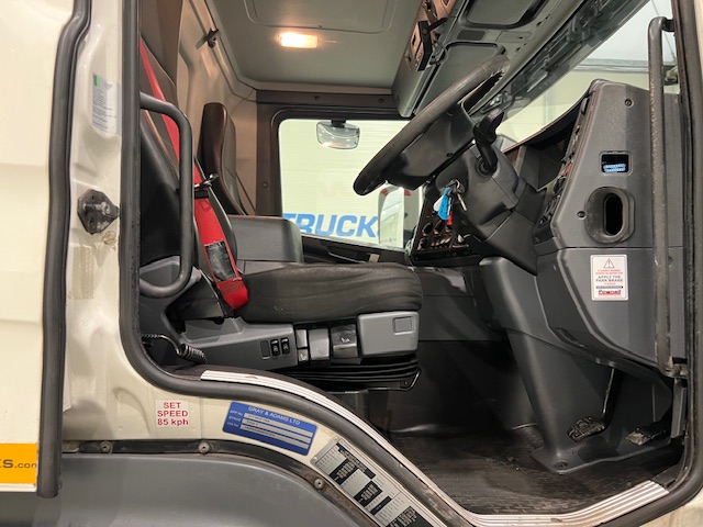 Scania P280 6×2 Rear Lift Day Cab Fridge