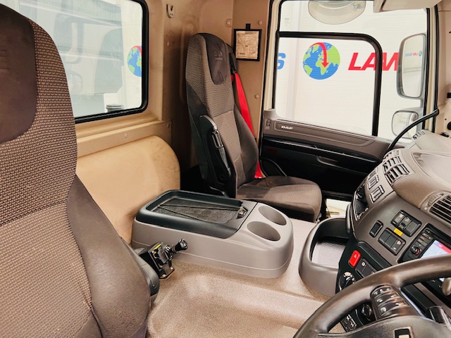 DAF CF 400 8×4 Day Cab Tipper