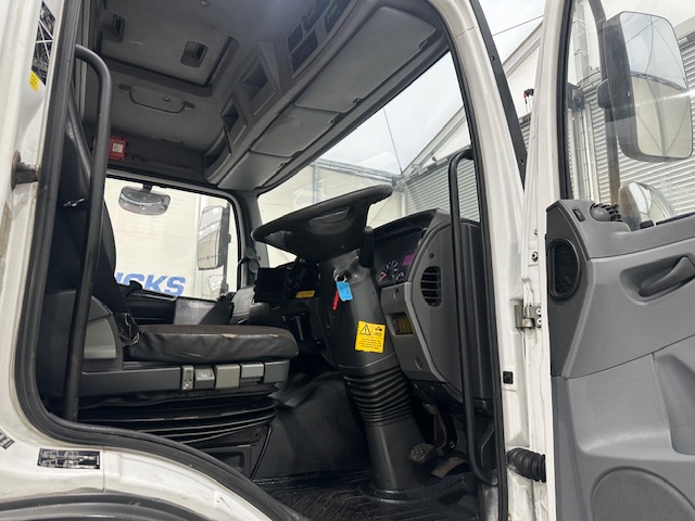 Mercedes Axor 2628 6×4 Day Cab Hookloader Gritter