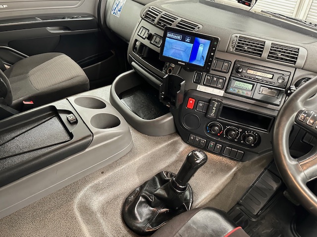DAF CF 290 6×2 Rear Steer Fridge Box