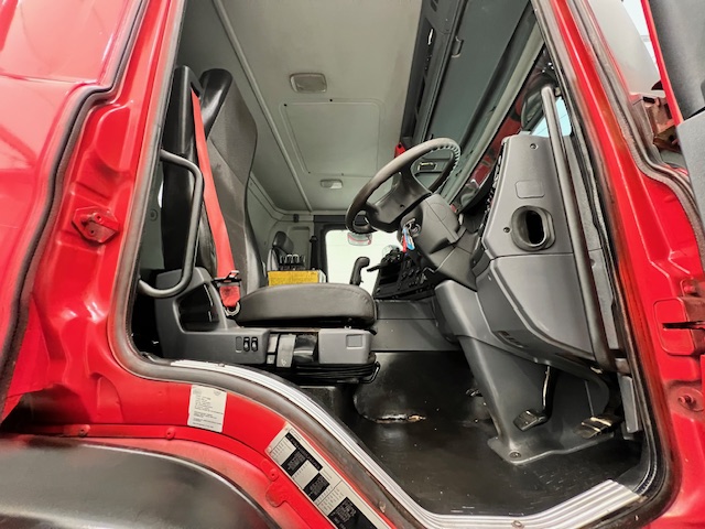 Scania P380 8×4 Day Cab Hookloader Manual