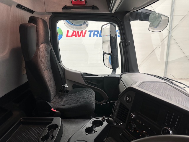 Mercedes Actros 1824 4×2 Day Cab Box Van