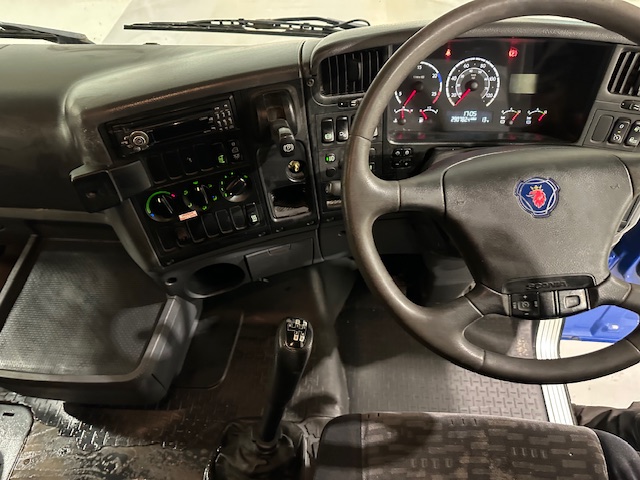 Scania R270 4×2 Sleeper Cab Box Van Manual