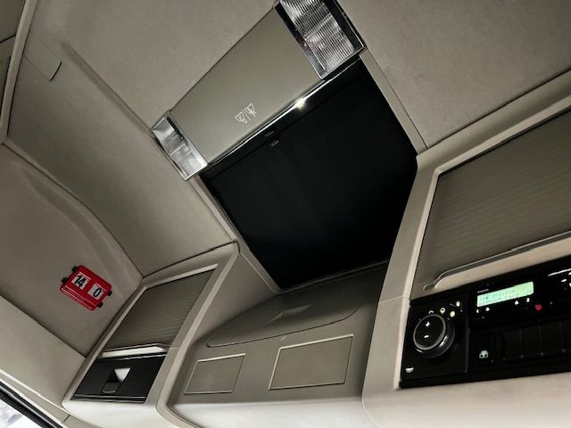 Volvo FH 500 6×2 Midlift Tractor Unit Safari Edition