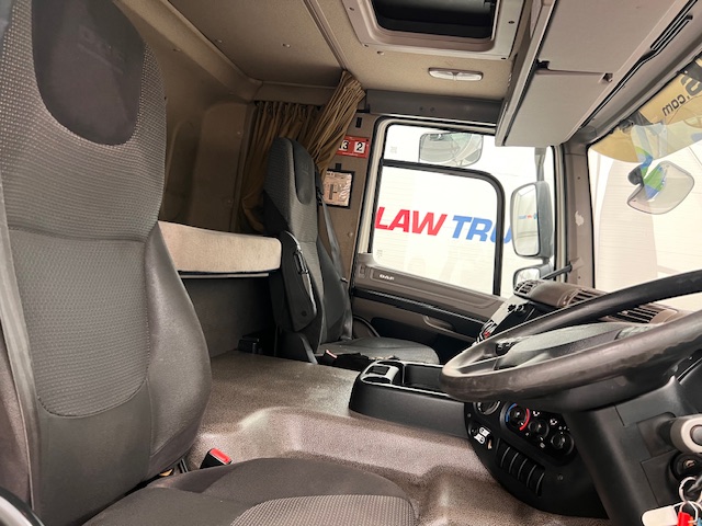 DAF CF75 310 Rear Lift Sleeper Cab Curtainsider