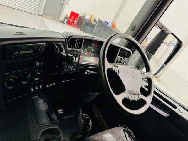Scania P310 6×2 Sleeper Cab Curtainsider Manual