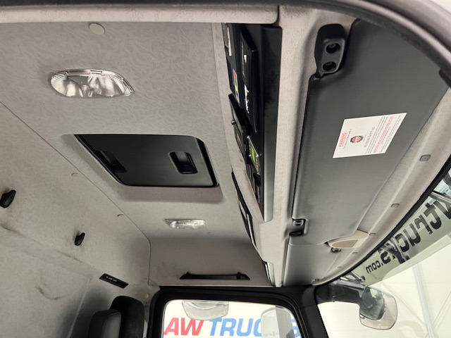 Mercedes Antos 1827 Day Cab Fridge Box