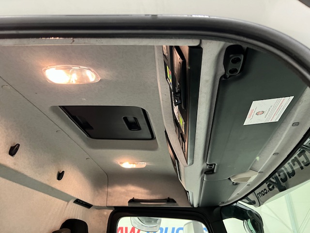 Mercedes Antos 1827 Day Cab Fridge Box