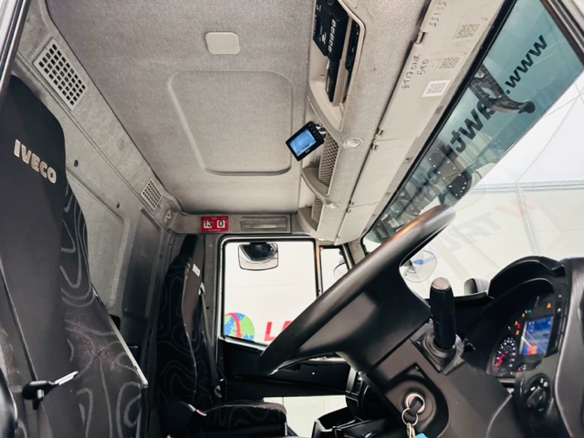 Iveco Stralis 310 AT 6×2 Fridge Box Van