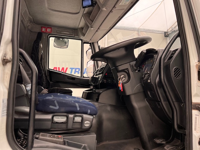 Iveco Stralis 310 AT 6×2 Box Van