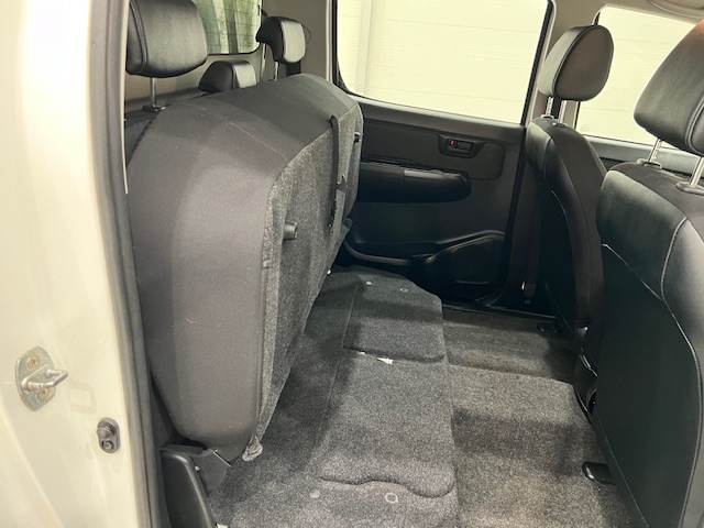 Toyota Hilux 2.5 D-4D 4×4 Double Cab Pick Up