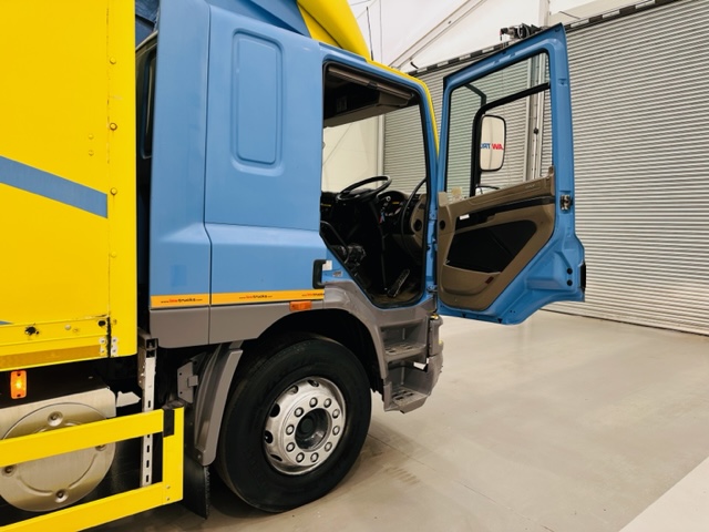 DAF CF65 220 Sleeper Cab Box Van