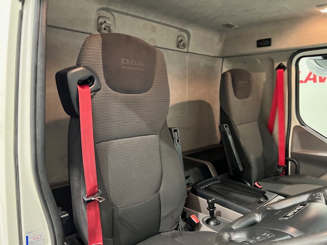 DAF LF 250 4×2 Rest Cab Fridge Box