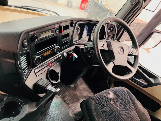 Mercedes Actros 1830 Sleeper Cab Curtainsider