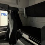 MAN TGM 18.250 4×2 Sleeper Cab Curtainsider - thumbnail