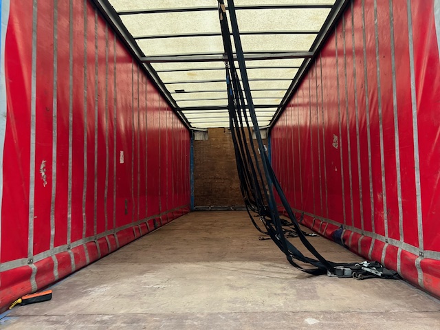 Mercedes Actros 2530 6×2 Sleeper Cab Curtainsider
