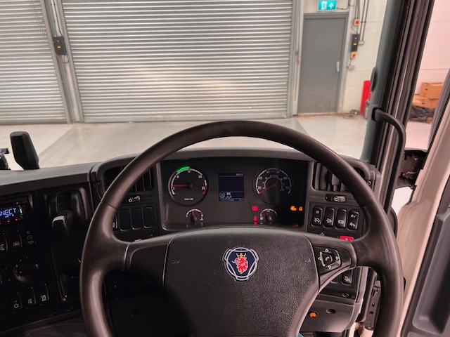 Scania P250 4×2 Sleeper Cab Box Van Manual