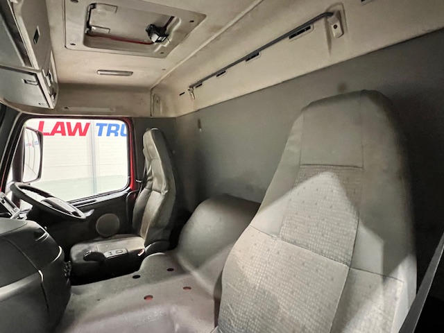 Volvo FM12 340 8×4 Day Cab Chassis Cab