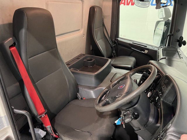Scania P280 6×2 Rear Lift Day Cab Fridge