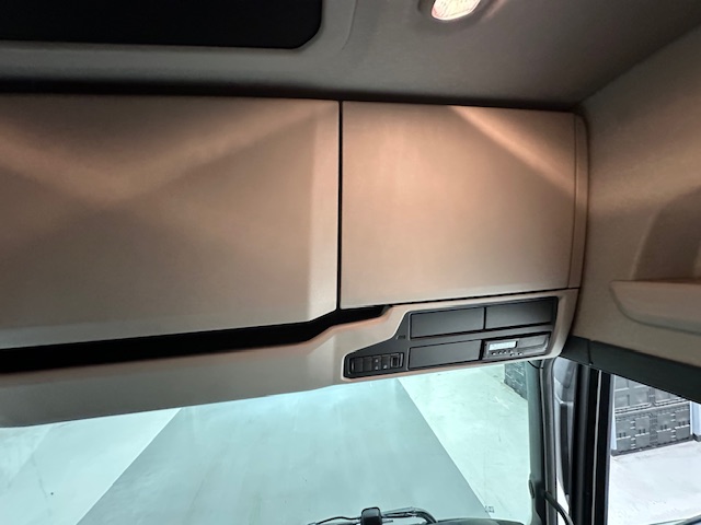 Scania R450 6×2 Midlift Highline Tractor Unit