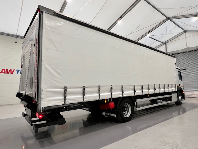 Mercedes Actros 1824 Day Cab Curtainsider