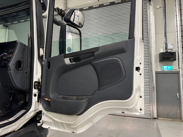 Scania P400 8×4 Sleeper Cab Tipper Manual