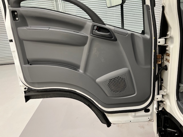 Isuzu N75.190 Day Cab Box Van