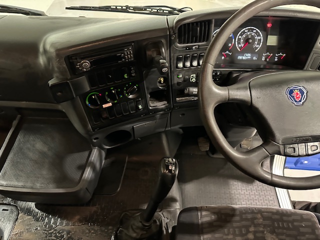 Scania R270 4×2 Sleeper Cab Box Van Manual