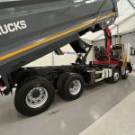 Volvo FM 370 8×4 Steel Tipper Grab - thumbnail