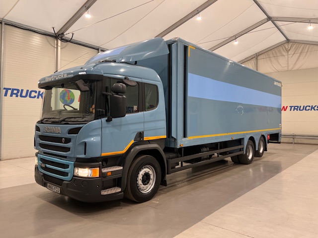 Scania P320 6×2 10 Tyre Rear Lift Insulated Box Van
