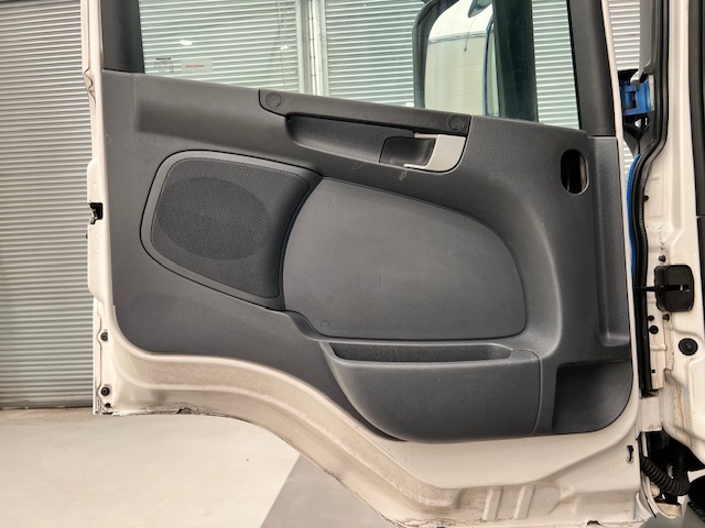 Scania P250 4×2 Sleeper Cab Fridge Box