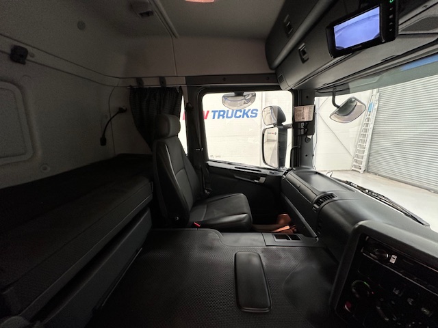 Scania P250 4×2 Sleeper Cab Fridge Box