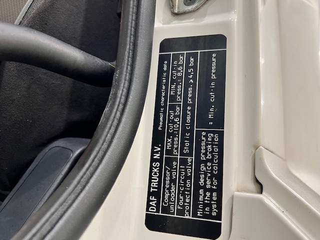 DAF CF 290 6×2 Rear Steer Fridge Box
