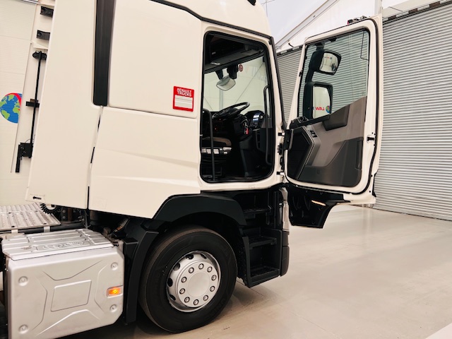 Renault T460 6×2 Midlift Tractor Unit