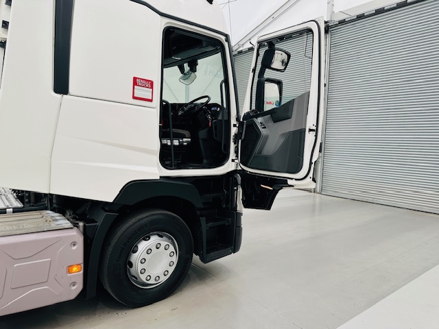 Renault T460 6×2 Midlift Tractor Unit