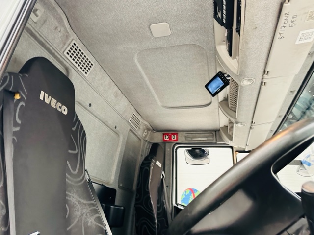 Iveco Stralis 310 AT 6×2 Fridge Box Van