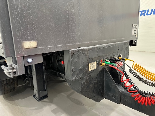 Volvo FH 440 6×2 Rear Lift Brick Grab Drawbar