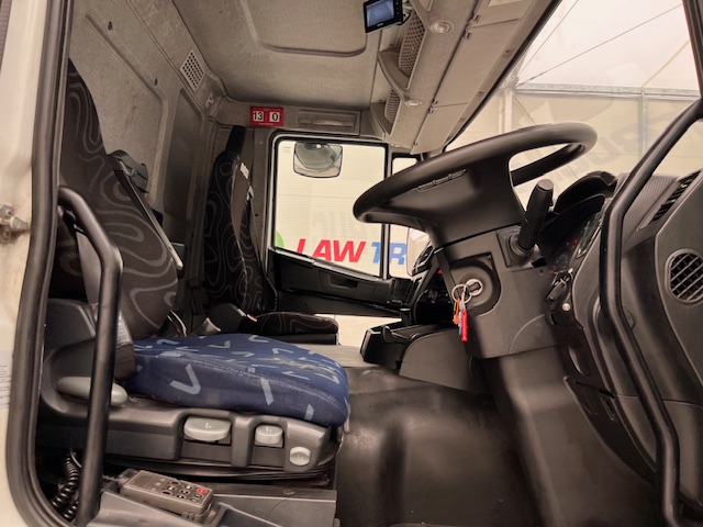 Iveco Stralis 310 AT 6×2 Box Van