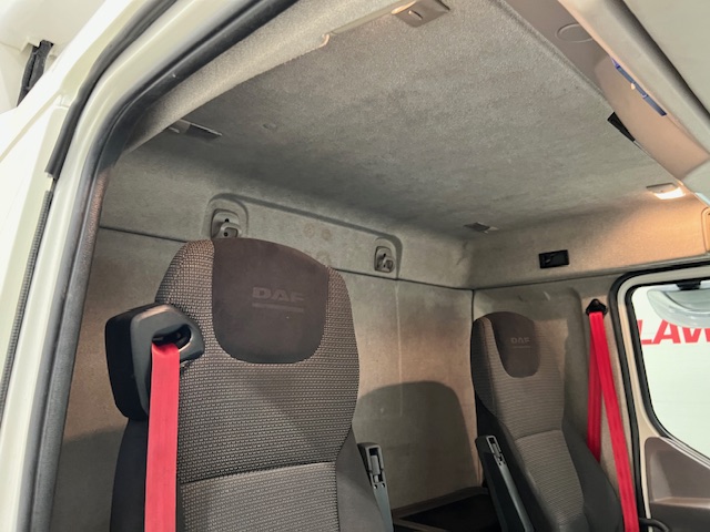 DAF LF 250 4×2 Rest Cab Fridge Box