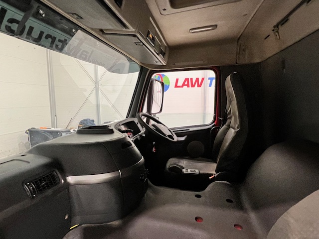 Volvo FM12 340 8×4 Day Cab Chassis Cab