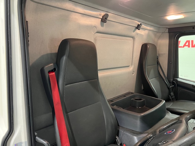 Scania P280 6×2 Rear Lift Day Cab Fridge