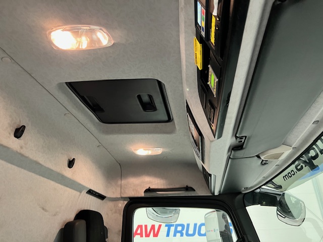 Mercedes Antos 1827 Day Cab Fridge Box