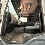 MAN TGM 18.250 4×2 Sleeper Cab Curtainsider - thumbnail