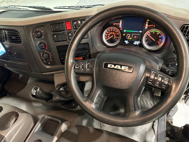 DAF LF 220 Day Cab Skip Loader