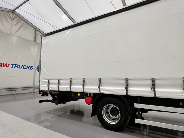 Mercedes Actros 1824 Day Cab Curtainsider
