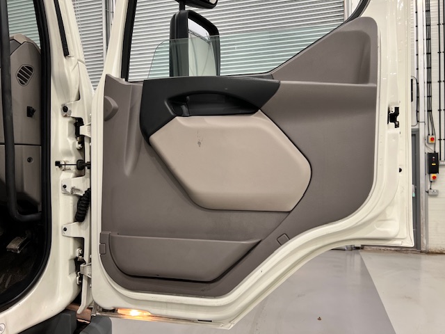 DAF LF 230 4×2 Day Cab Fridge Box