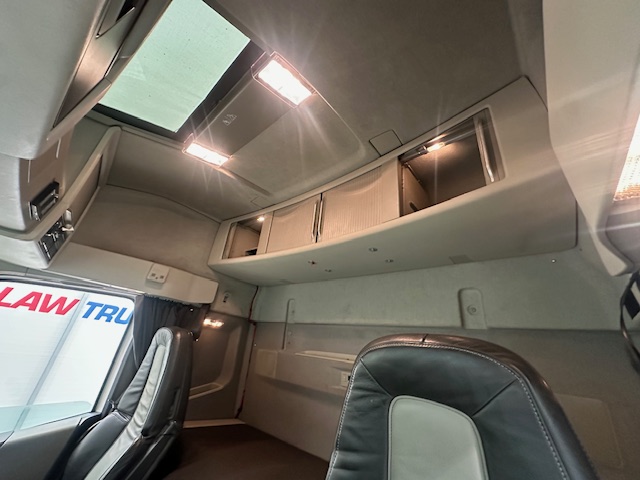 Volvo FH 500 6×2 Midlift Tractor Unit