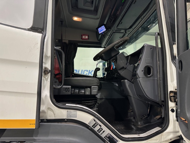 Scania P400 8×4 Sleeper Cab Tipper Manual