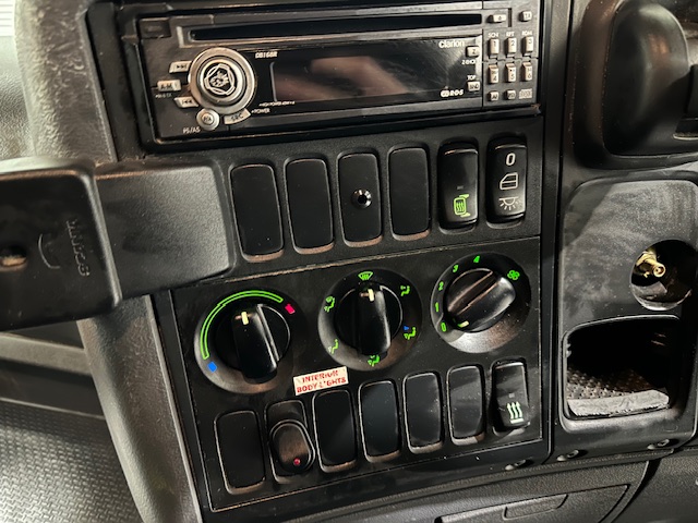Scania R270 4×2 Sleeper Cab Box Van Manual